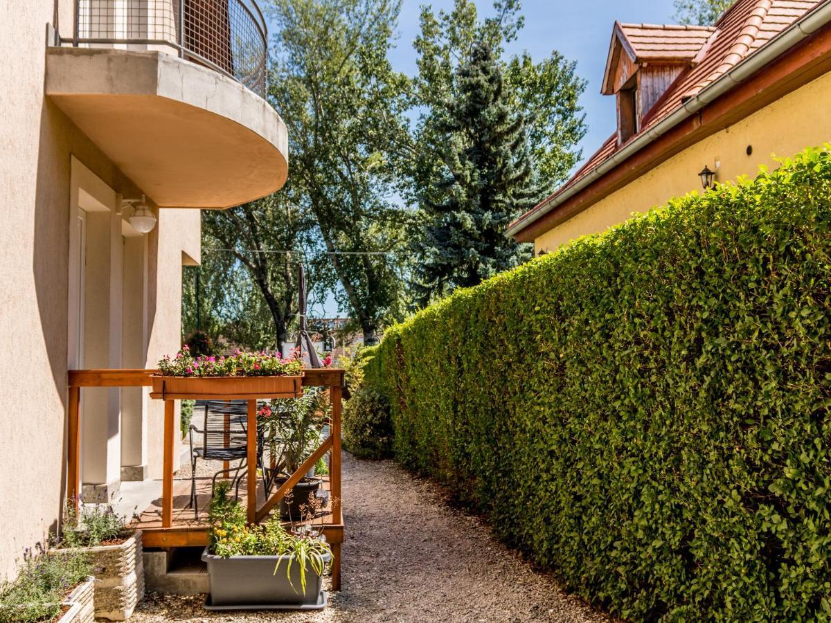 Villa 21 Boutique Rooms Balatonalmádi Εξωτερικό φωτογραφία
